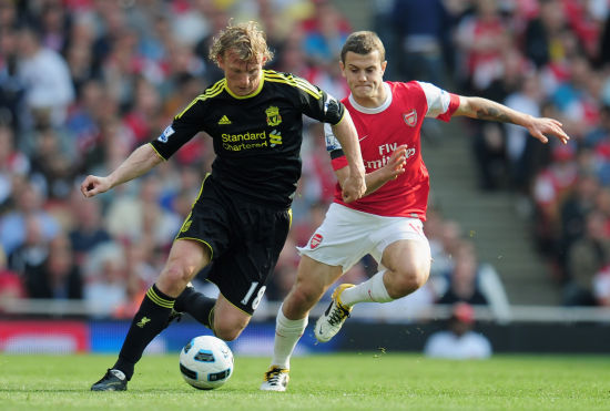 看台视角欣赏孙兴慜的任意球直接破门，球迷已经预感...（看台视角直击孙兴慜任意球破门，球迷早有预感）