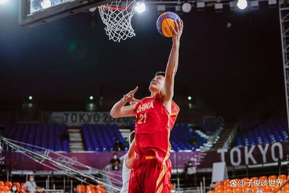 莫德里奇在对阵拉齐奥的比赛中踢满全场，Sofac...（莫德里奇战拉齐奥踢满90分钟）