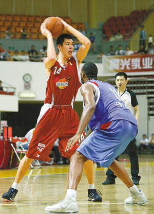 巴西中卫古斯塔沃入籍越南，将改名杜飞龙代表越南队（巴西中卫古斯塔沃归化越南，更名杜飞龙将代表越南队出战）