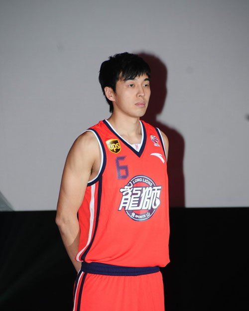 官方：意大利裁判马萨将执法欧冠第6轮巴萨vs法兰克福（官方消息：意大利裁判马萨被任命执法欧冠第6轮巴萨对法兰克福之战）