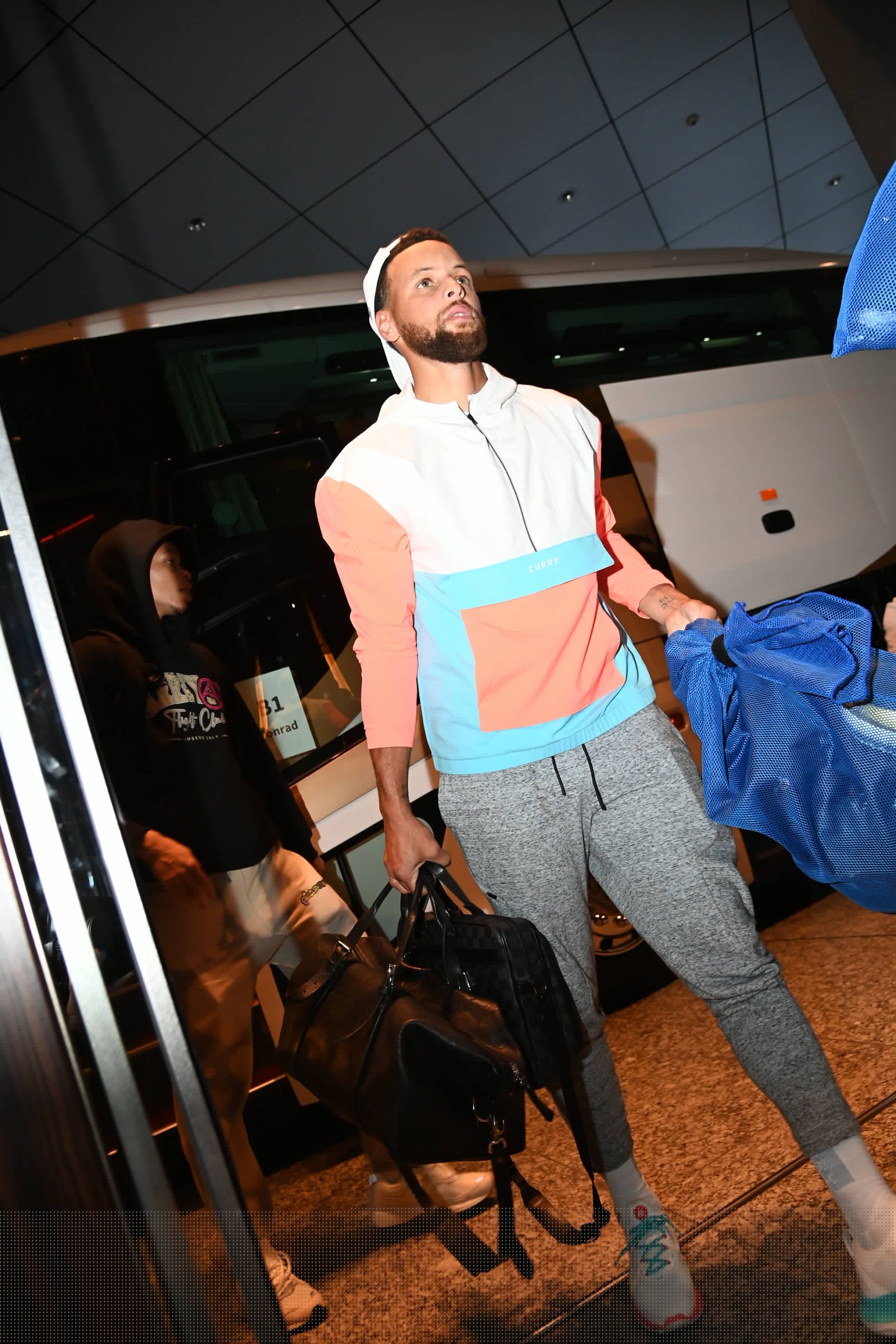 阿莱格里：我只是对裁判说“怎么每次有你在都会出乱子”（阿莱格里澄清：只对裁判说了“为何你在时总出状况”）