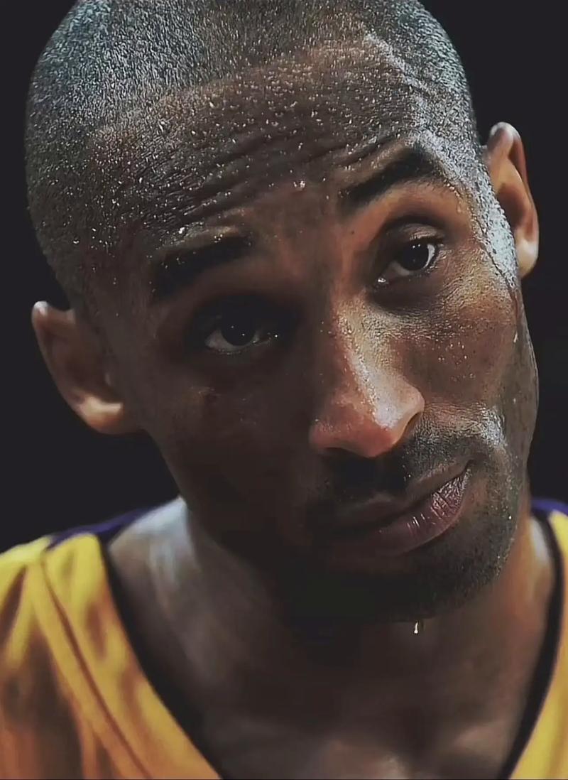 托尼：我从未想象过莱奥能踢中锋，阿莱格里就像是一个魔术师（托尼：从未想到莱奥能胜任中锋，阿莱格里堪称魔术师）