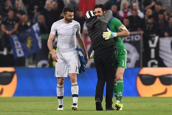 TA：利物浦的埃利奥特需要做出改变，德甲或许是完美之选