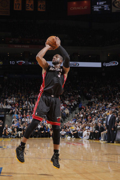 米亚托维奇：皇马应如待C罗般给姆巴佩喂球；我们当年不谈裁判（米亚托维奇：皇马该像对C罗一样为姆巴佩输送炮弹；当年我们从不讨论裁判）