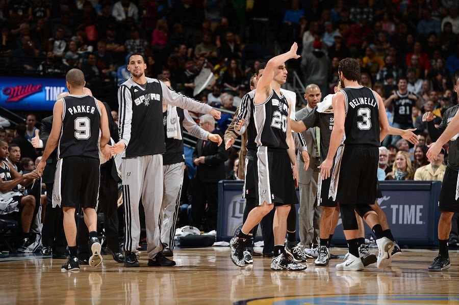 U21女排世锦赛：中国女排晋级，与美国队巅峰对决锁定小组第一（U21女排世锦赛：中国女排出线，将战美国争夺小组头名）