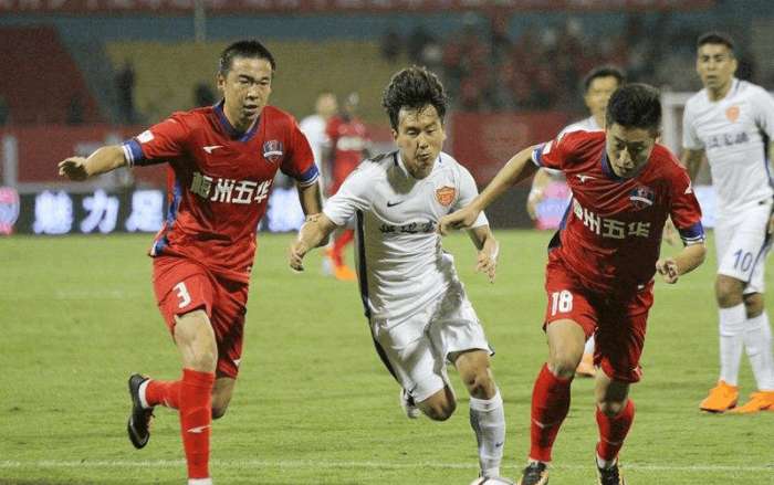 利物浦主场迎战诺丁汉森林，历史占优但上赛季两场不胜（利物浦坐镇安菲尔德迎战诺丁汉森林：往绩占优，上季两回合未取胜）